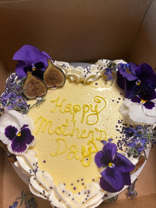 8in Heart Cheesecake
